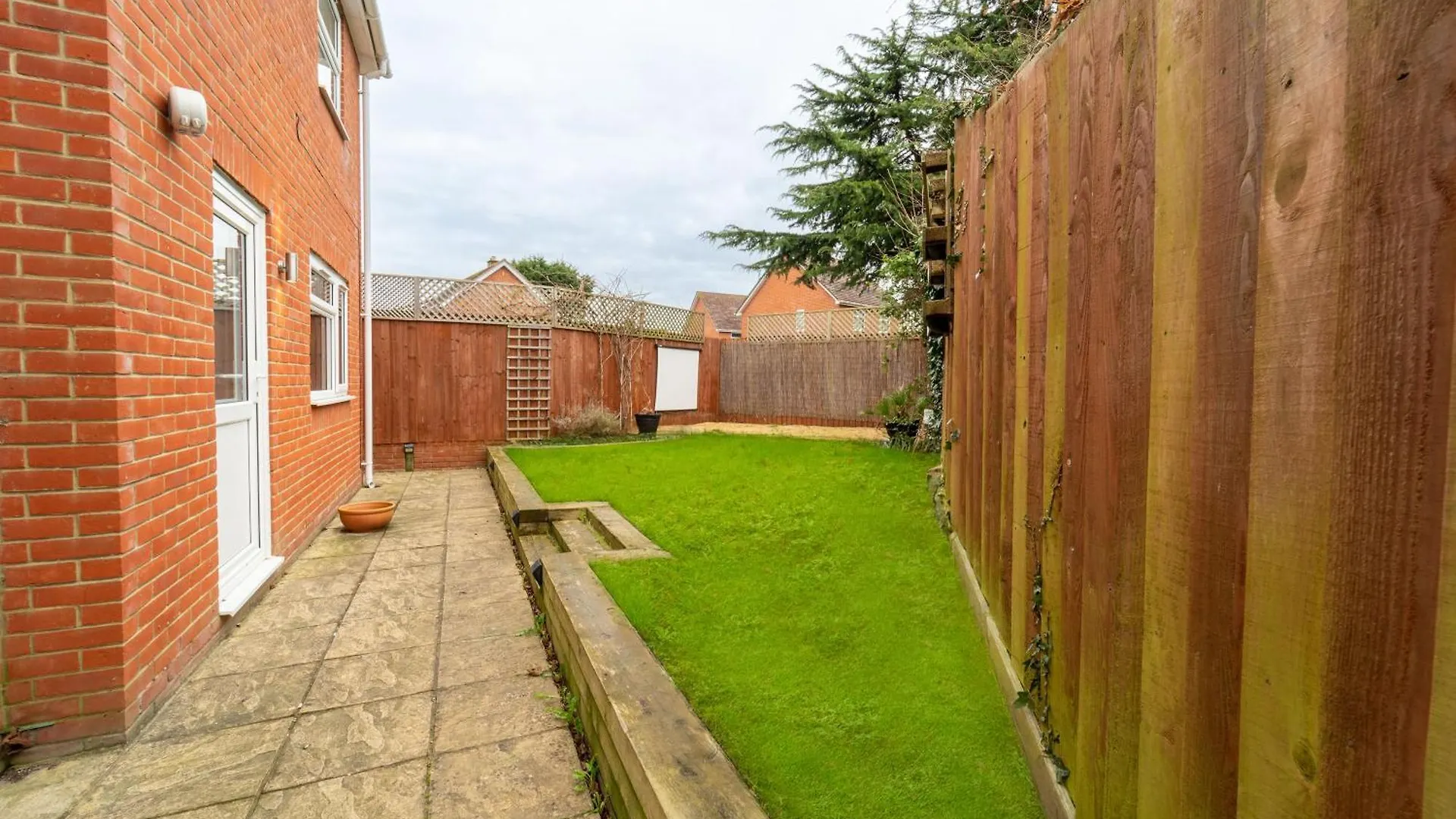 Huge Monthly Savings - Private Parking - Wifi Apartment Gloucester 0*,  United Kingdom